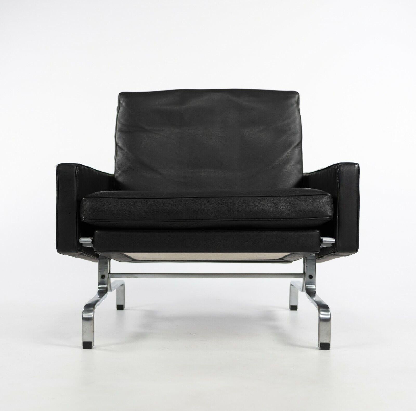 2010 Paar Poul Kjaerholm für Fritz Hansen PK31 Easy Lounge Chairs Schwarzes Leder im Angebot 3