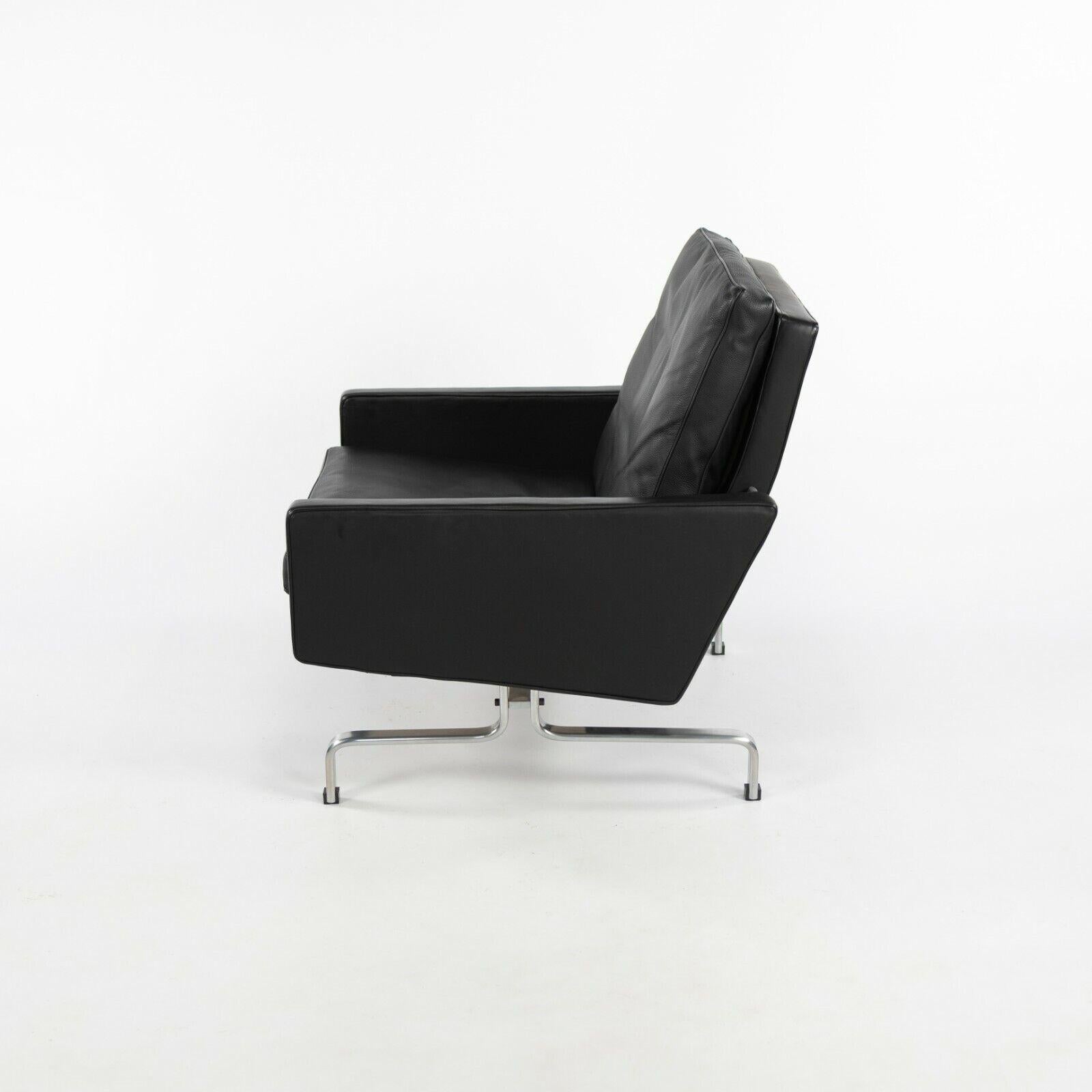 2010 Paar Poul Kjaerholm für Fritz Hansen PK31 Easy Lounge Chairs Schwarzes Leder (Metallarbeit) im Angebot