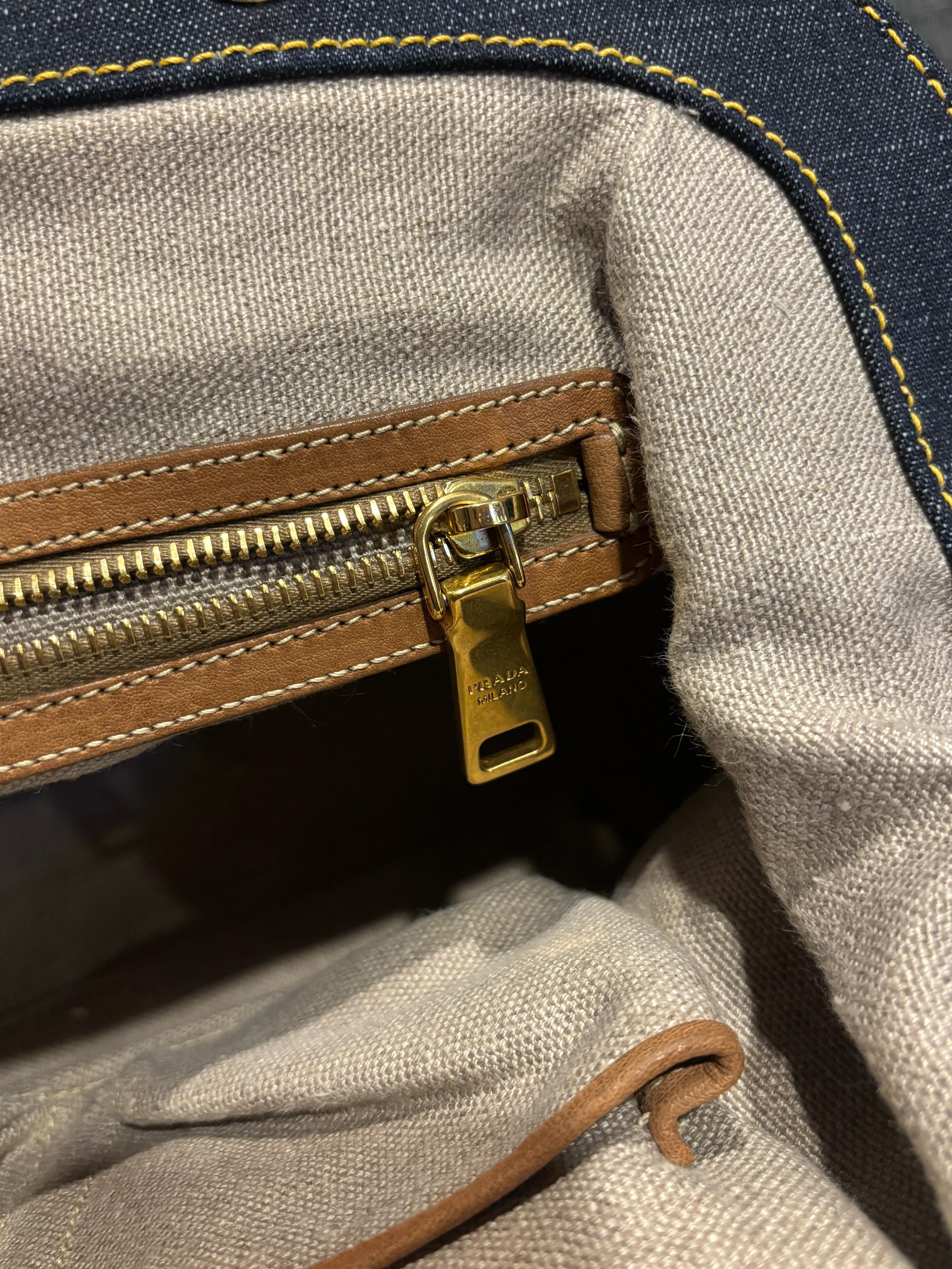 2010 Prada Bowler-Tasche aus blauem Denim im Angebot 8