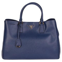 2010 Prada Marineblaue Saffiano-Leder-Gartentasche