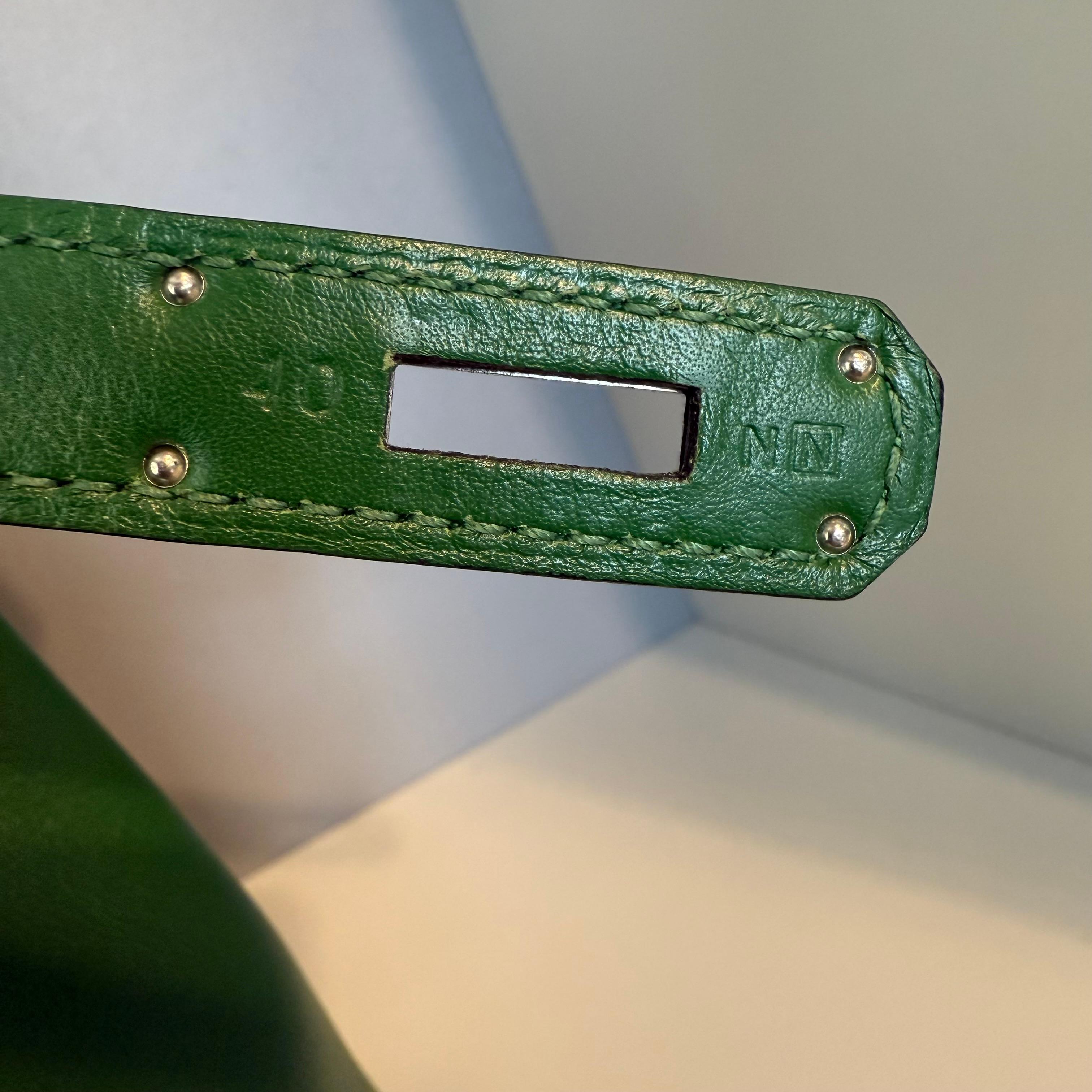 2010 Rara Hermès Kelly 32 Green PHW in vendita 6