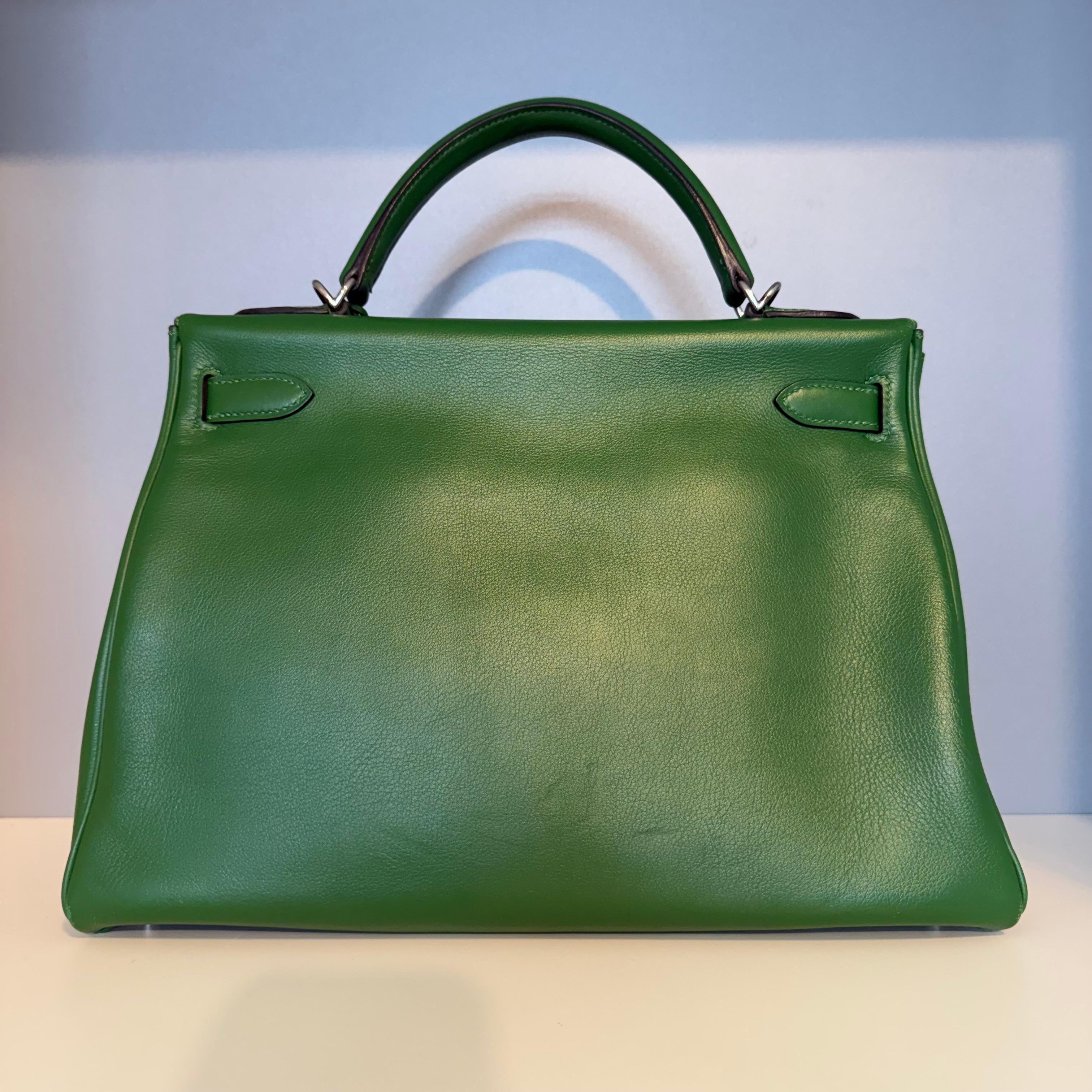 2010 Rara Hermès Kelly 32 Green PHW In condizioni ottime in vendita a Gazzaniga (BG), IT