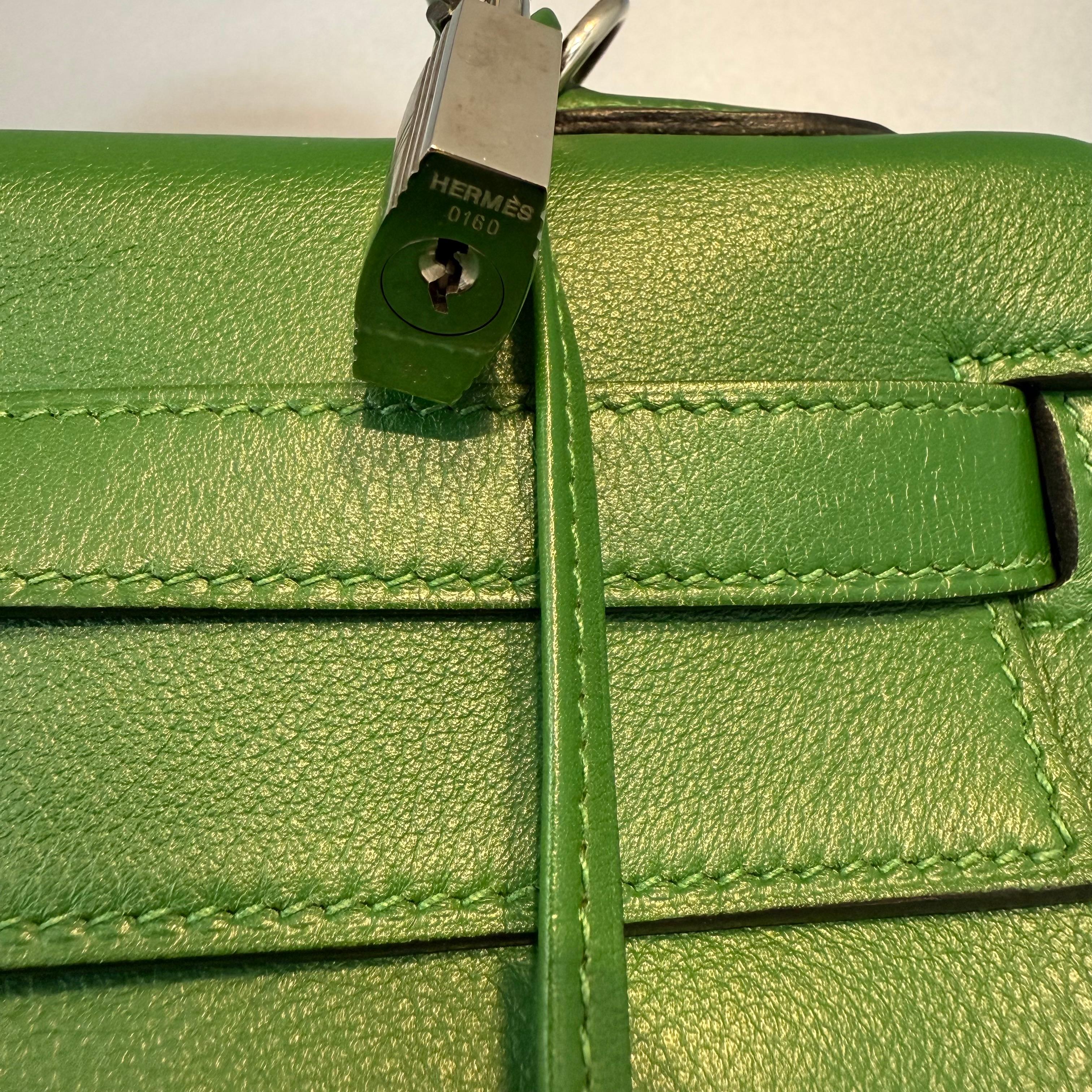 2010 Rara Hermès Kelly 32 Green PHW in vendita 2