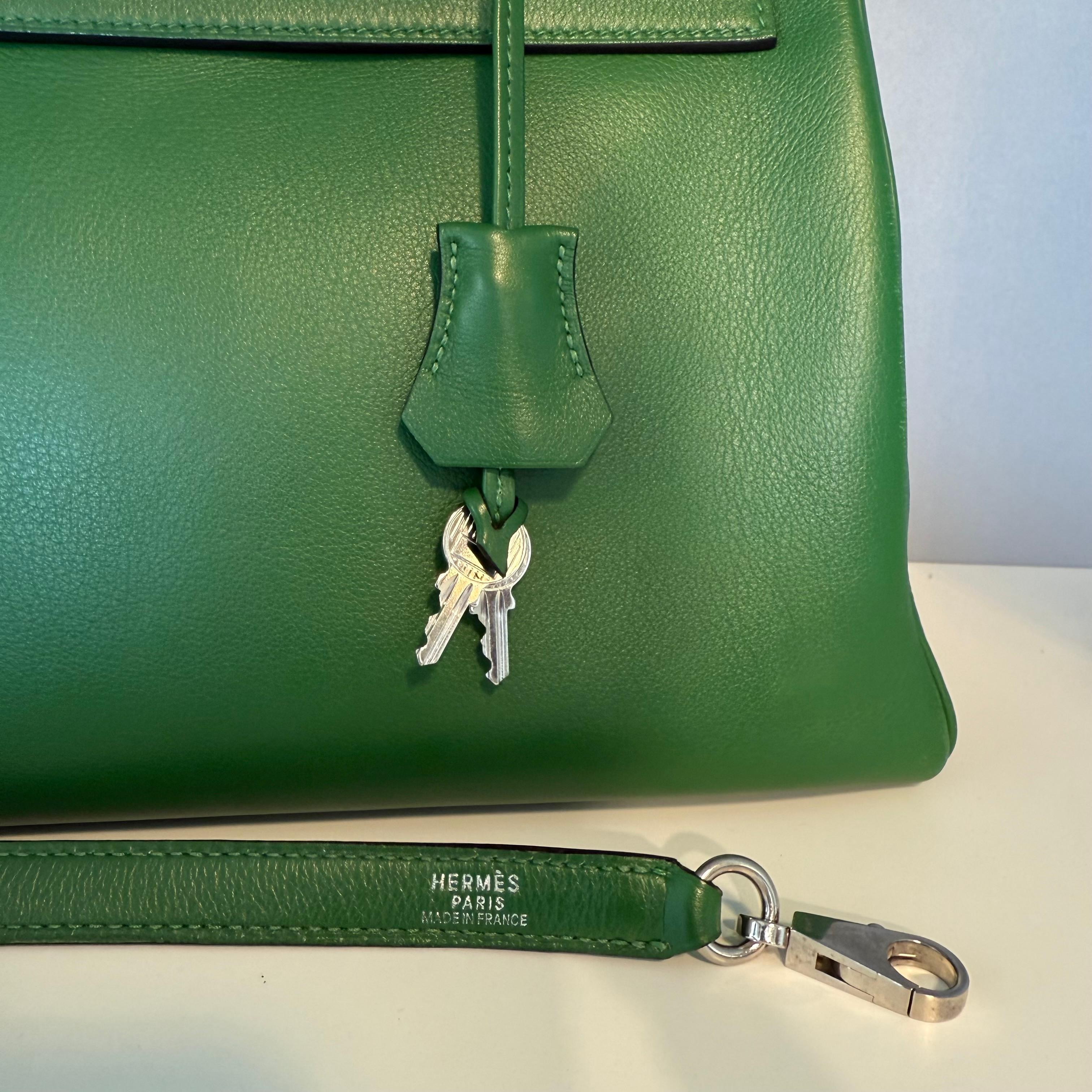 2010 Rara Hermès Kelly 32 Green PHW in vendita 3