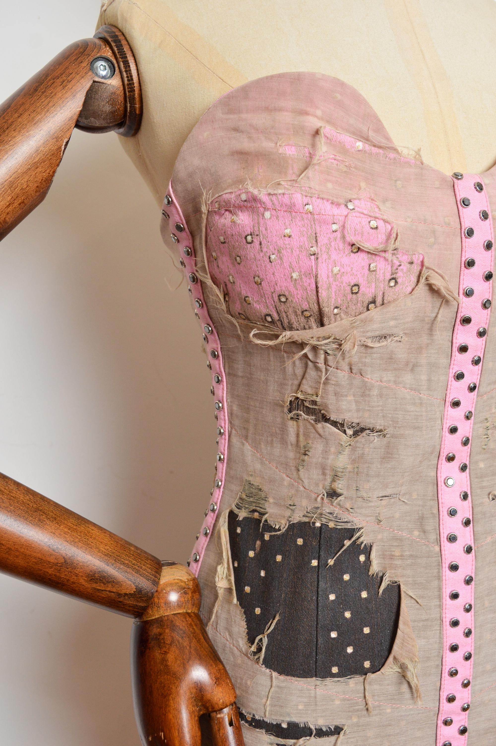 2010 Roberto Cavalli Bustier distressed strapless studded Pink mini dress im Zustand „Hervorragend“ im Angebot in Sheffield, GB