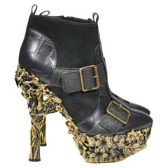 2010 Vintage Alexander McQueen Floral Engraved Leather Boots 38.5 - 8.5