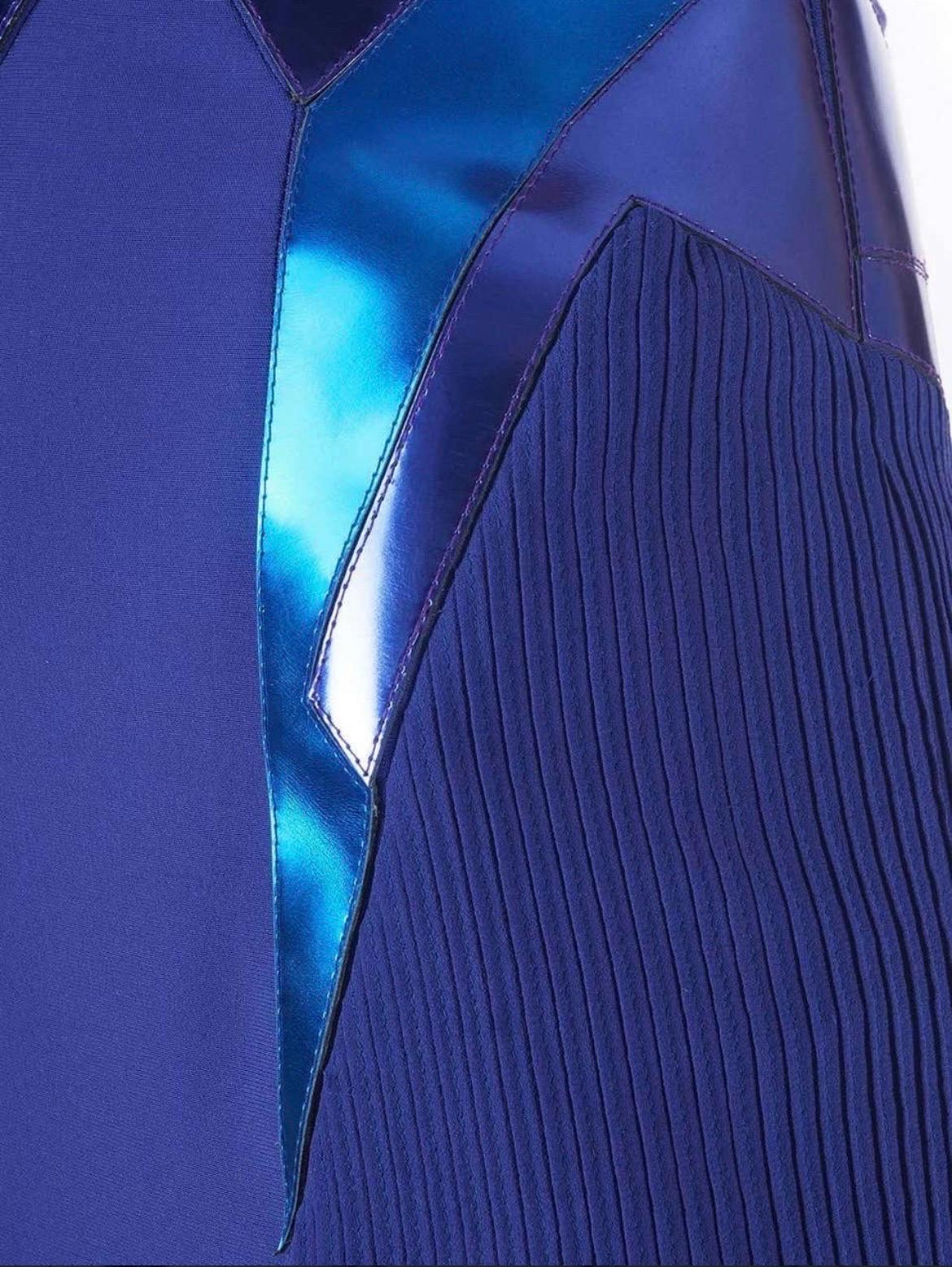 2010 Vintage Versace Abito in seta e pelle ametista in vendita 2