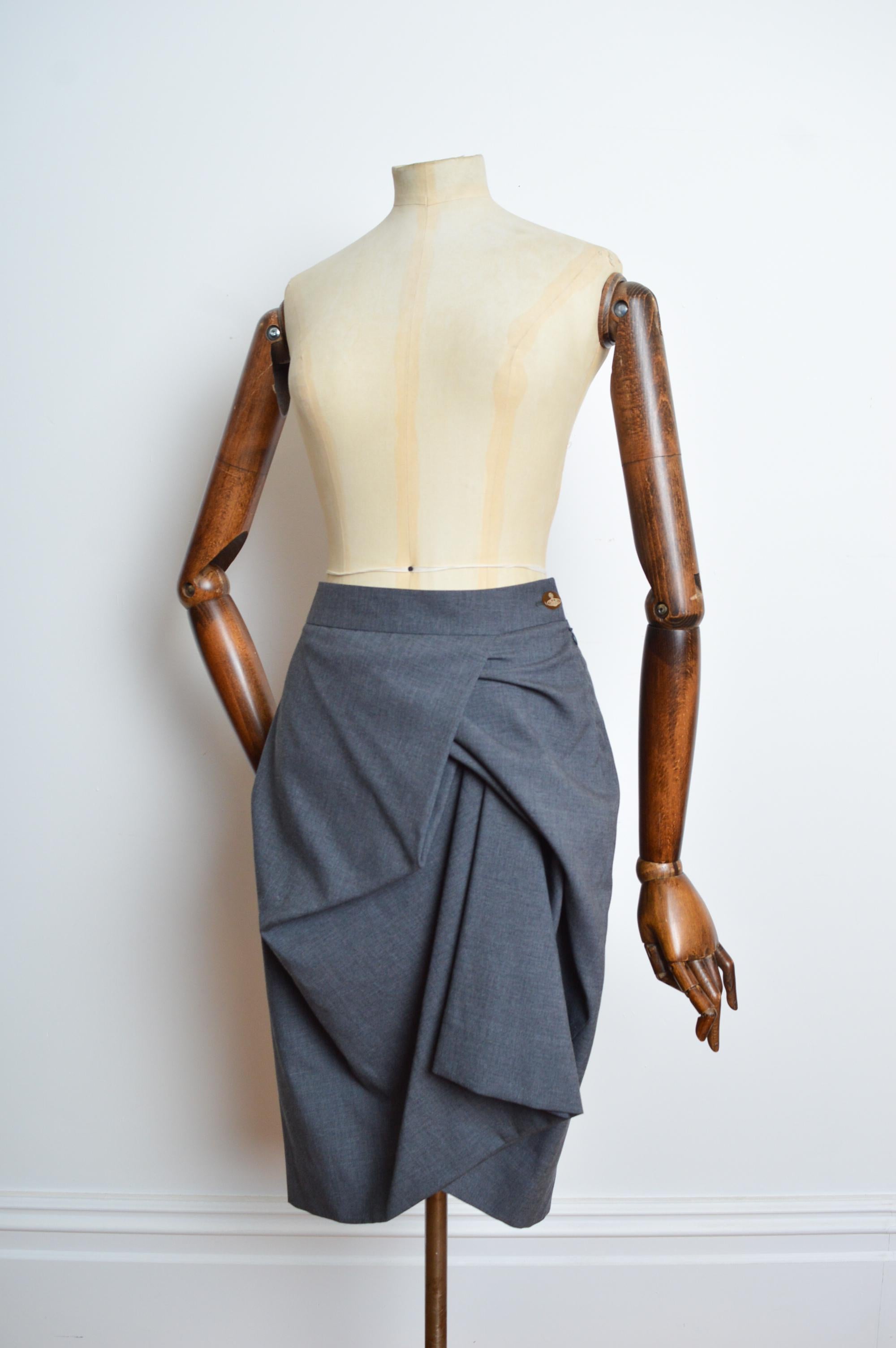 2010 Vivienne Westwood Charcoal grey corset waistcoat Top & Ruched skirt suit For Sale 14