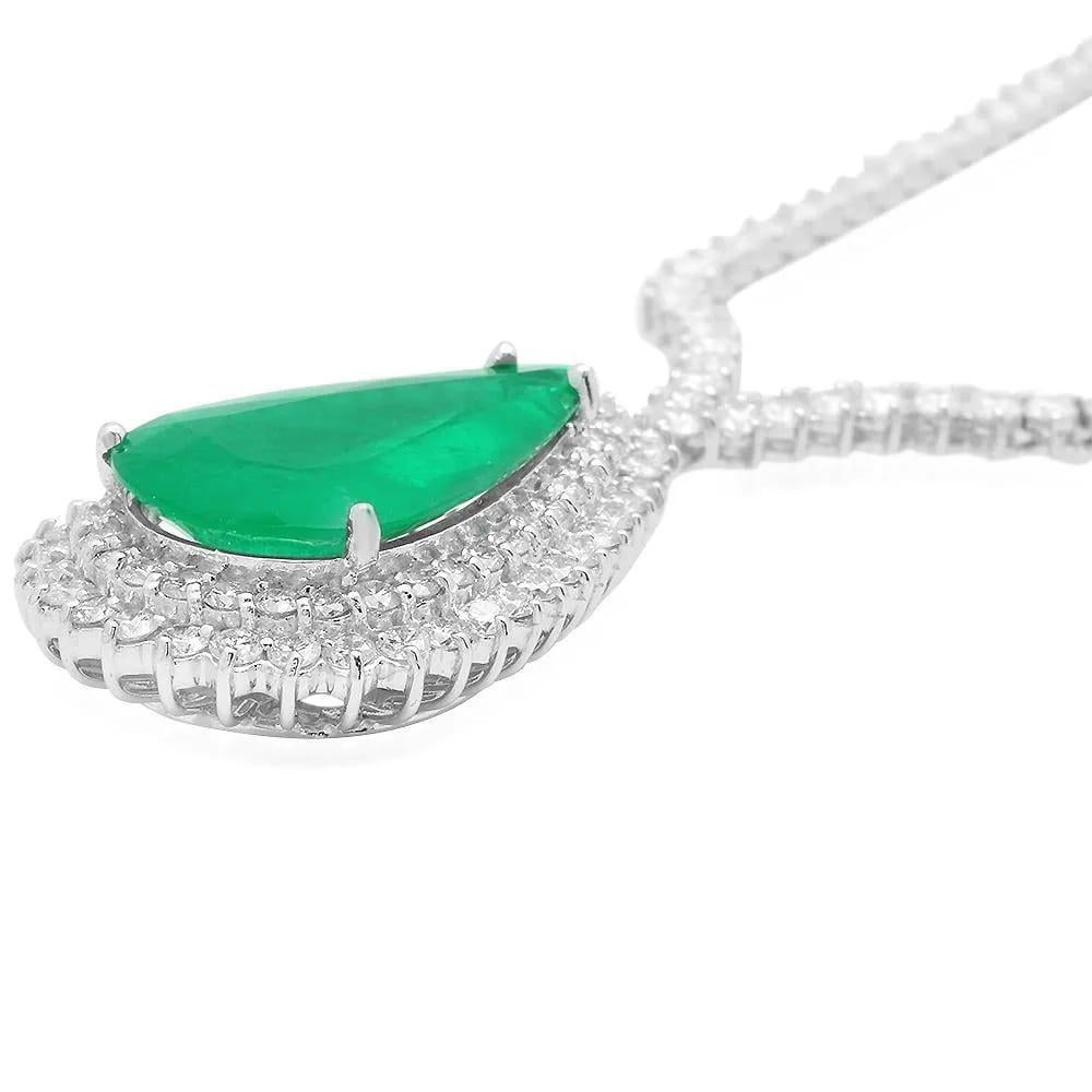 20.10Ct Natural Emerald and Diamond 18K Solid White Gold Necklace

Natural Pear Emerald Weights: Approx. 12.50 Carats 

Emerald Measures: Approx. 26 x 15 mm

Total Natural Round Diamond weights: Approx. 7.60 Carats (color G-H / Clarity