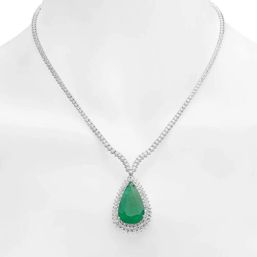 Mixed Cut 20.10ct Natural Emerald and Diamond 18K Solid White Gold Necklace For Sale