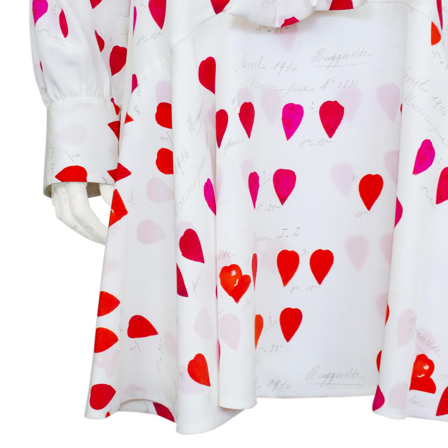 2010s Alexander McQueen - Robe en soie imprimée en forme de cœur Pour femmes en vente