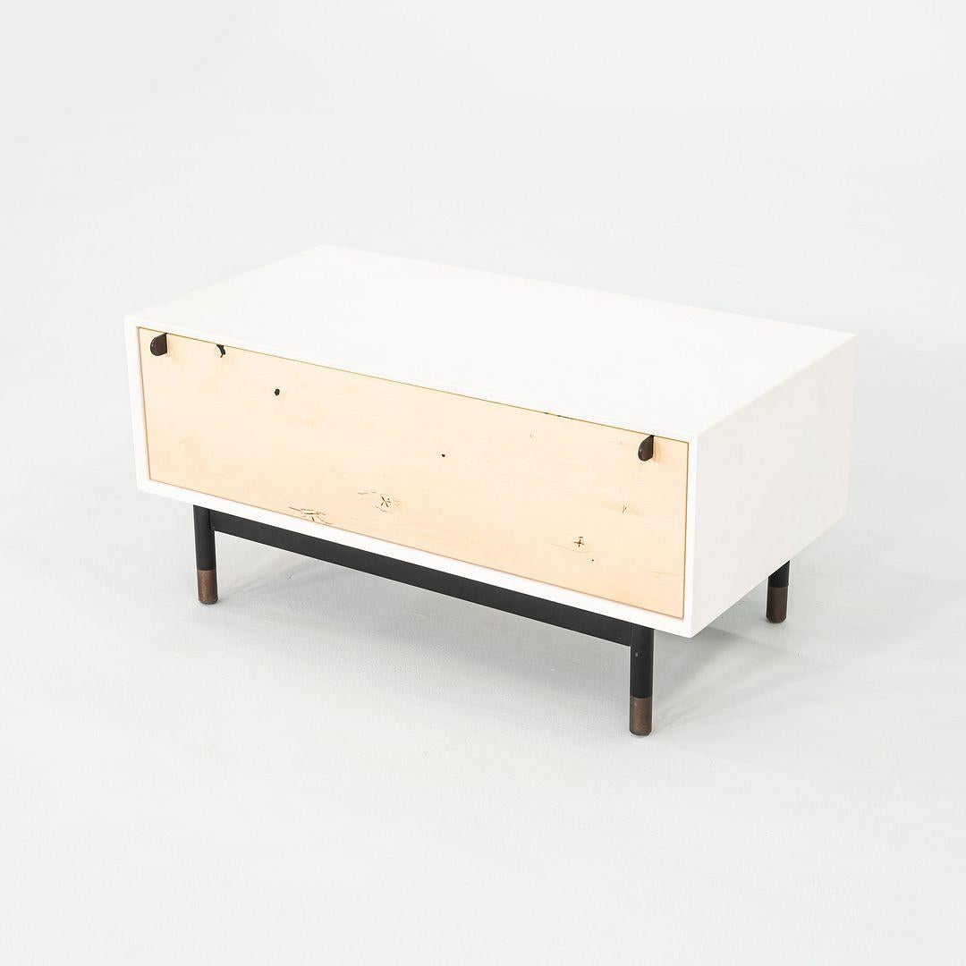 Americano Comodino/armadio a basso profilo BDDW del 2010 in ottone e legno laccato 31x16x15 in vendita
