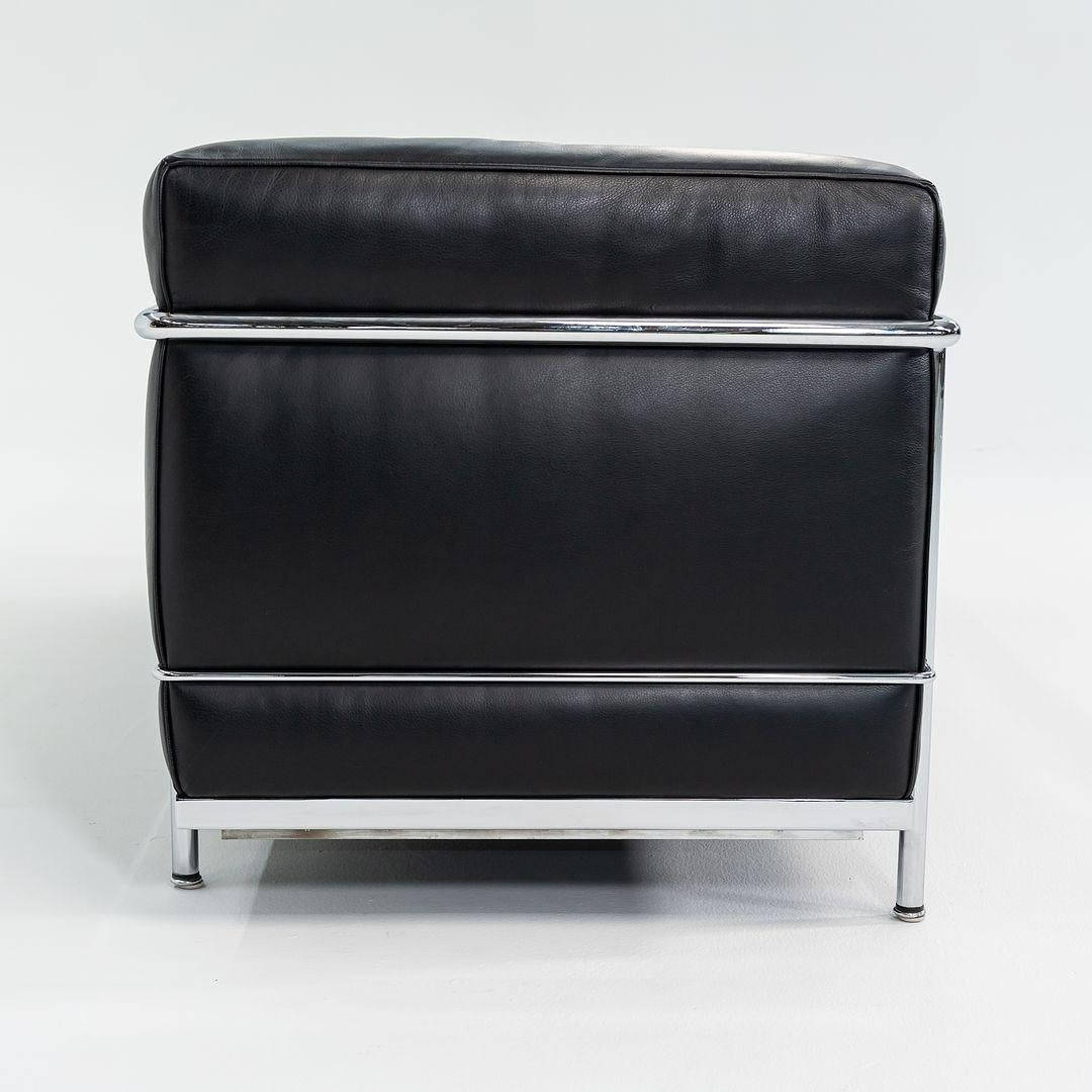 2010er Cassina LC2 3-Sitz-Sofa aus schwarzem Leder (Stahl) im Angebot