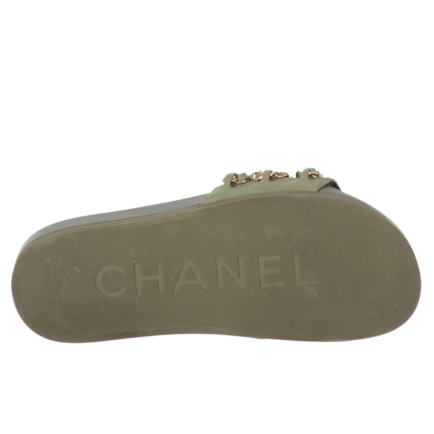 Gray 2010s Chanel khaki rubber chain slides
