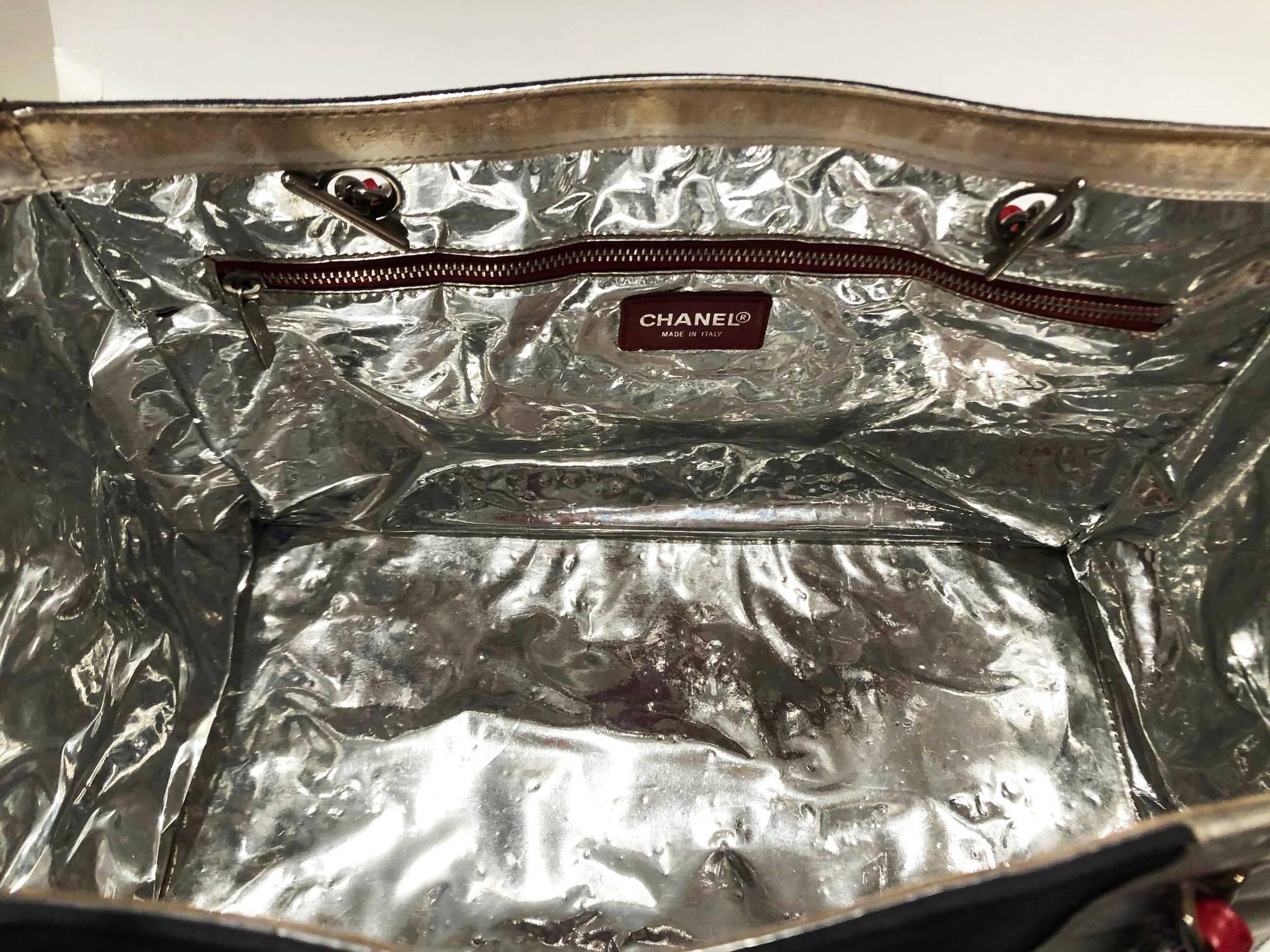 2010er Chanel No 5 Tote Kettentasche 2