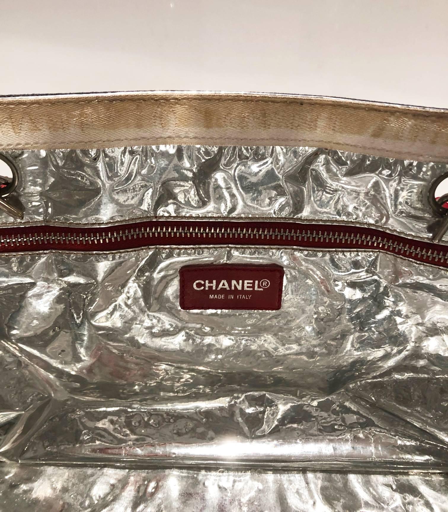 2010er Chanel No 5 Tote Kettentasche 3