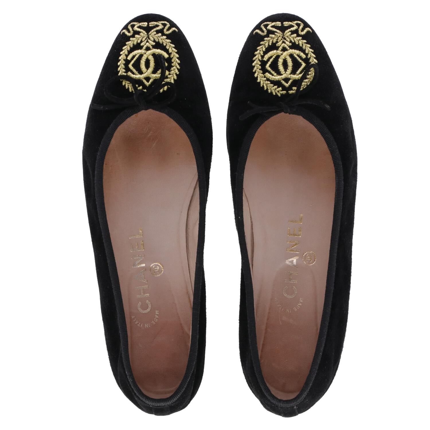 2010s Chanel Vintage Black Suede Ballerinas with Golden Logo 4