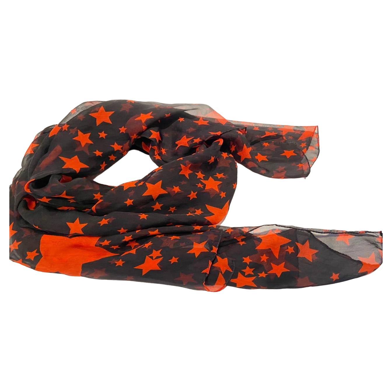 2010er Dolce & Gabbana Star Print Kollektion Chiffon Seidenschal im Zustand „Gut“ im Angebot in London, GB