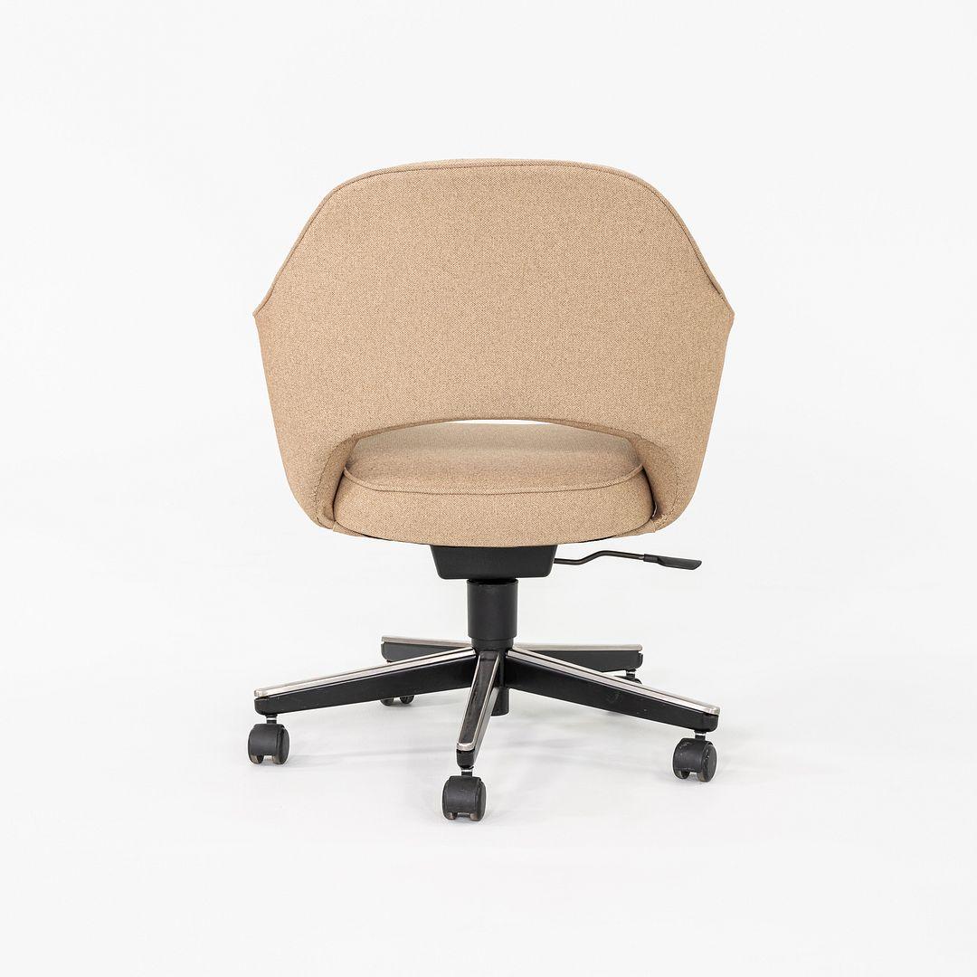 2010er Jahre Eero Saarinen für Knoll Schreibtischstühle mit Armlehnen 15x verfügbar im Angebot 3
