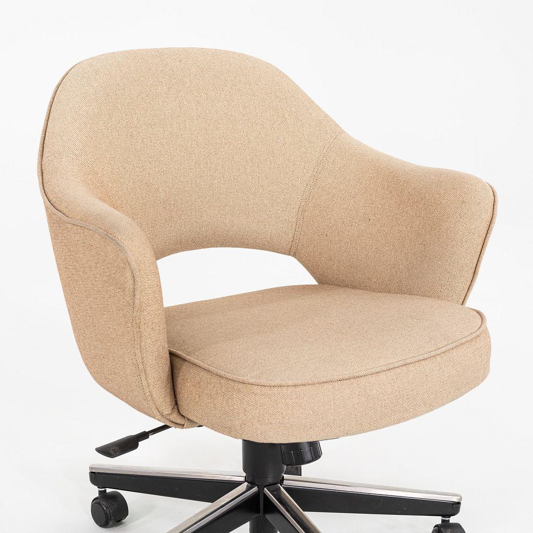 2010er Jahre Eero Saarinen für Knoll Schreibtischstühle mit Armlehnen 15x verfügbar im Angebot 4