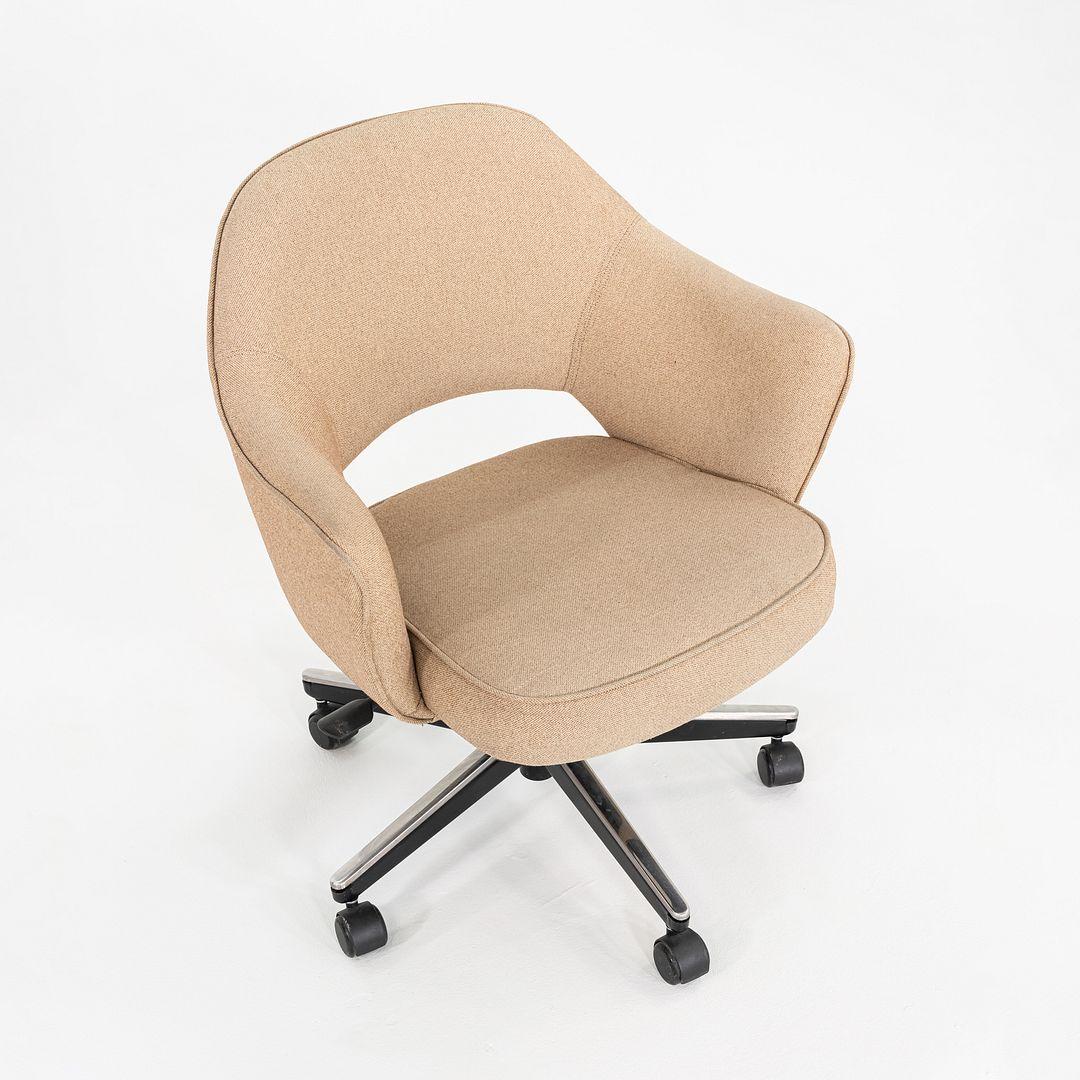 2010er Jahre Eero Saarinen für Knoll Schreibtischstühle mit Armlehnen 15x verfügbar im Angebot 5