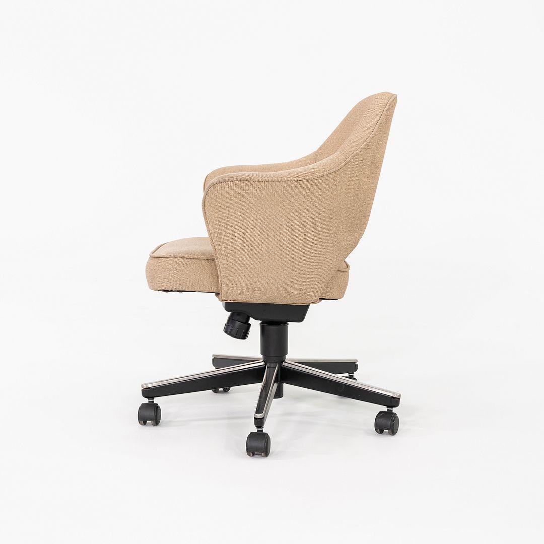 2010er Jahre Eero Saarinen für Knoll Schreibtischstühle mit Armlehnen 15x verfügbar (Moderne) im Angebot