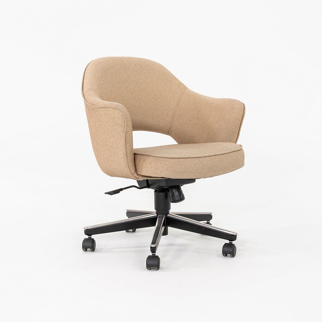 2010er Jahre Eero Saarinen für Knoll Schreibtischstühle mit Armlehnen 15x verfügbar (21. Jahrhundert und zeitgenössisch) im Angebot