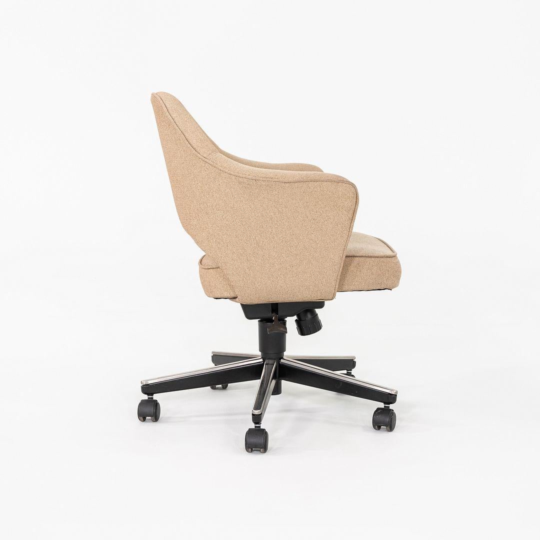 2010er Jahre Eero Saarinen für Knoll Schreibtischstühle mit Armlehnen 15x verfügbar (Stahl) im Angebot