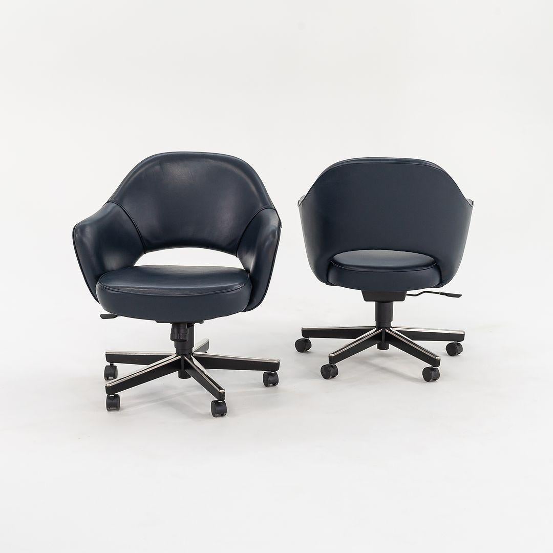 2010er Jahre Eero Saarinen für Knoll Chefschreibtischstühle mit blauem Leder 7x verfügbar im Angebot 3
