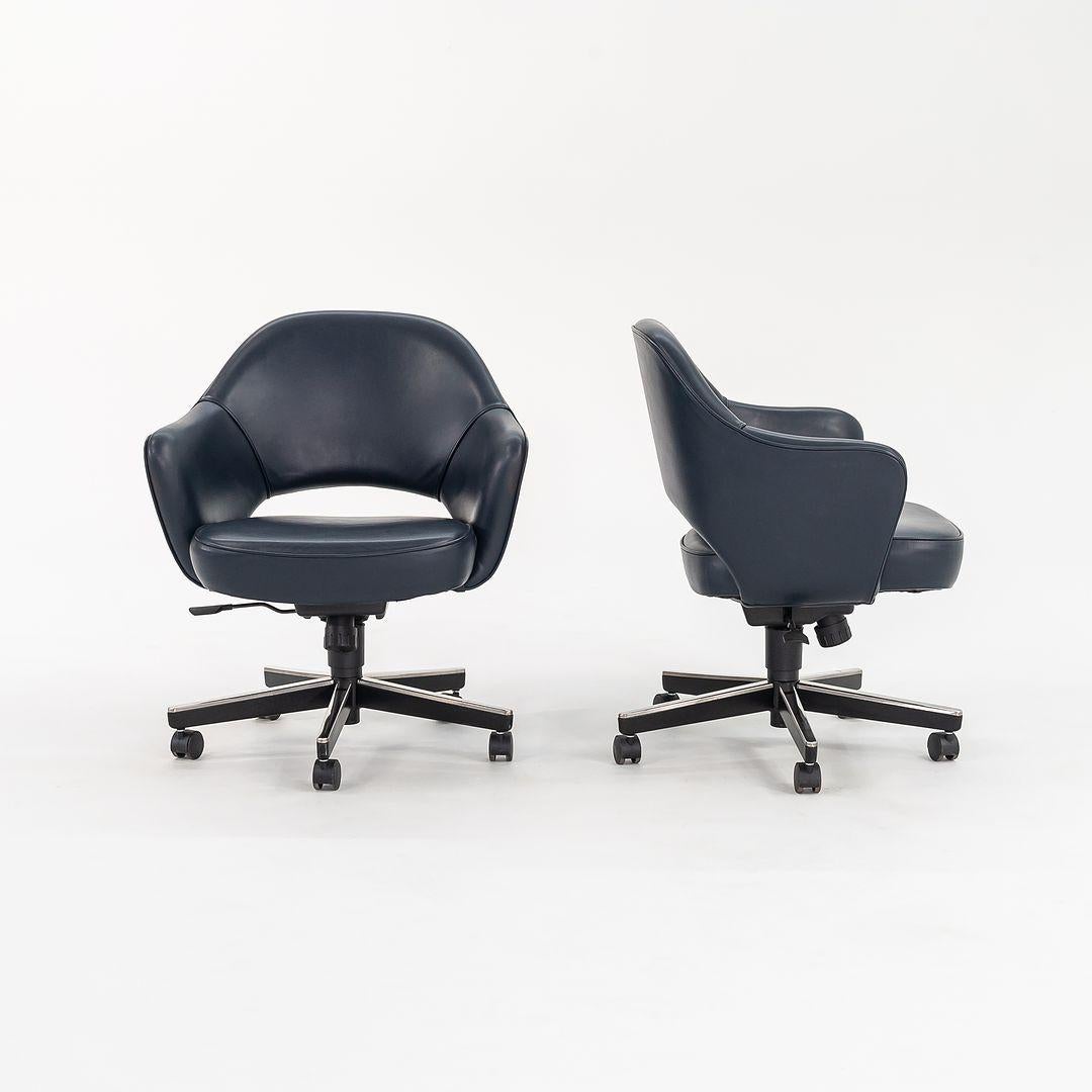 2010er Jahre Eero Saarinen für Knoll Chefschreibtischstühle mit blauem Leder 7x verfügbar im Angebot 2