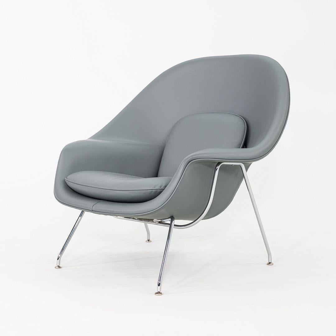 2010s Eero Saarinen for Knoll Medium Size Womb Lounge Chair in Grey Leather en vente 3