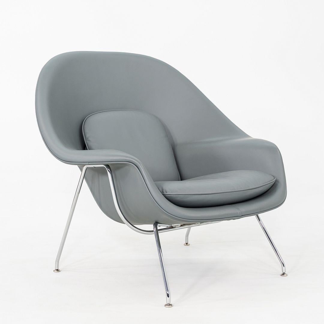 Moderne 2010s Eero Saarinen for Knoll Medium Size Womb Lounge Chair in Grey Leather en vente