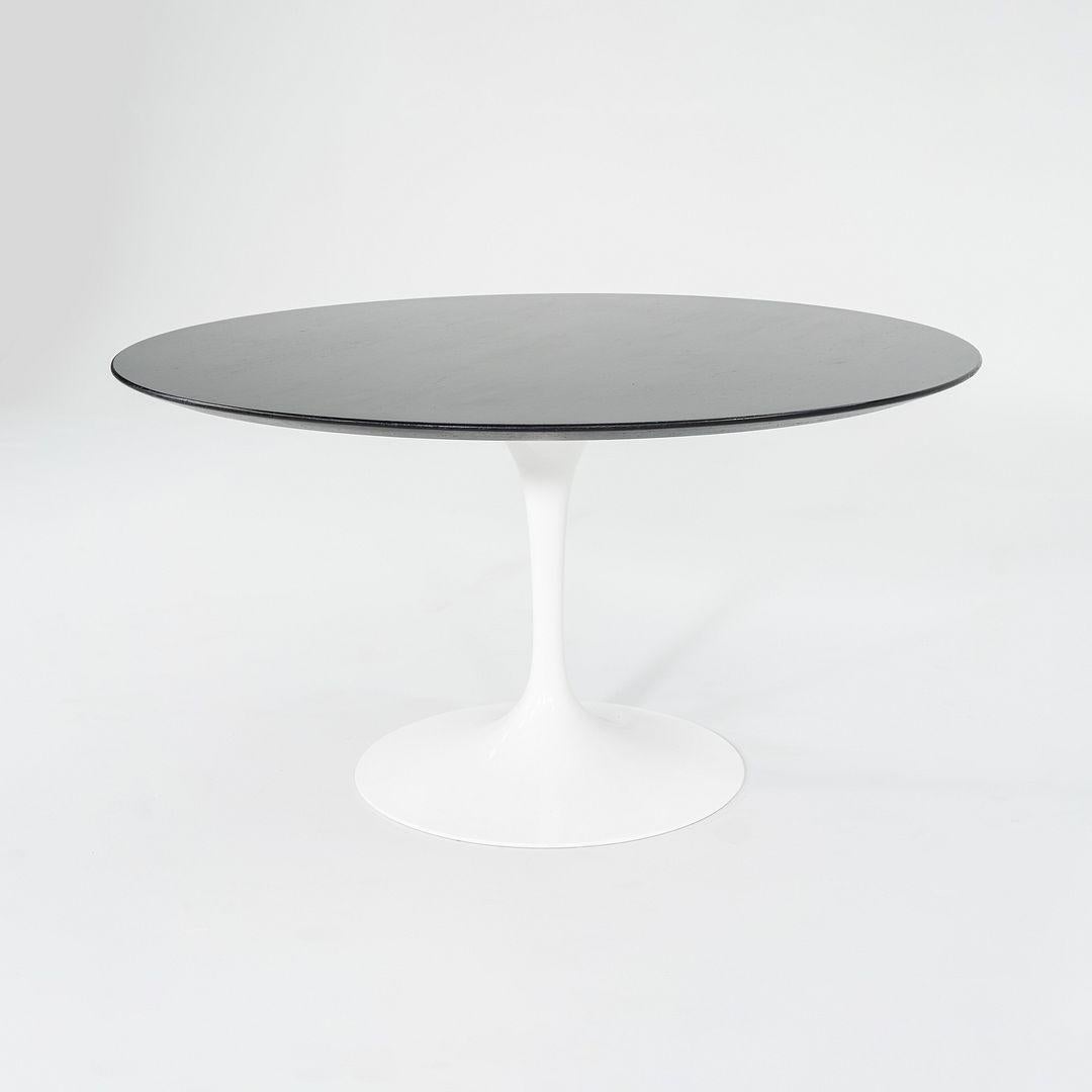 2010er Jahre Eero Saarinen für Knoll Tulpen-Sockel-Esstisch mit 54
