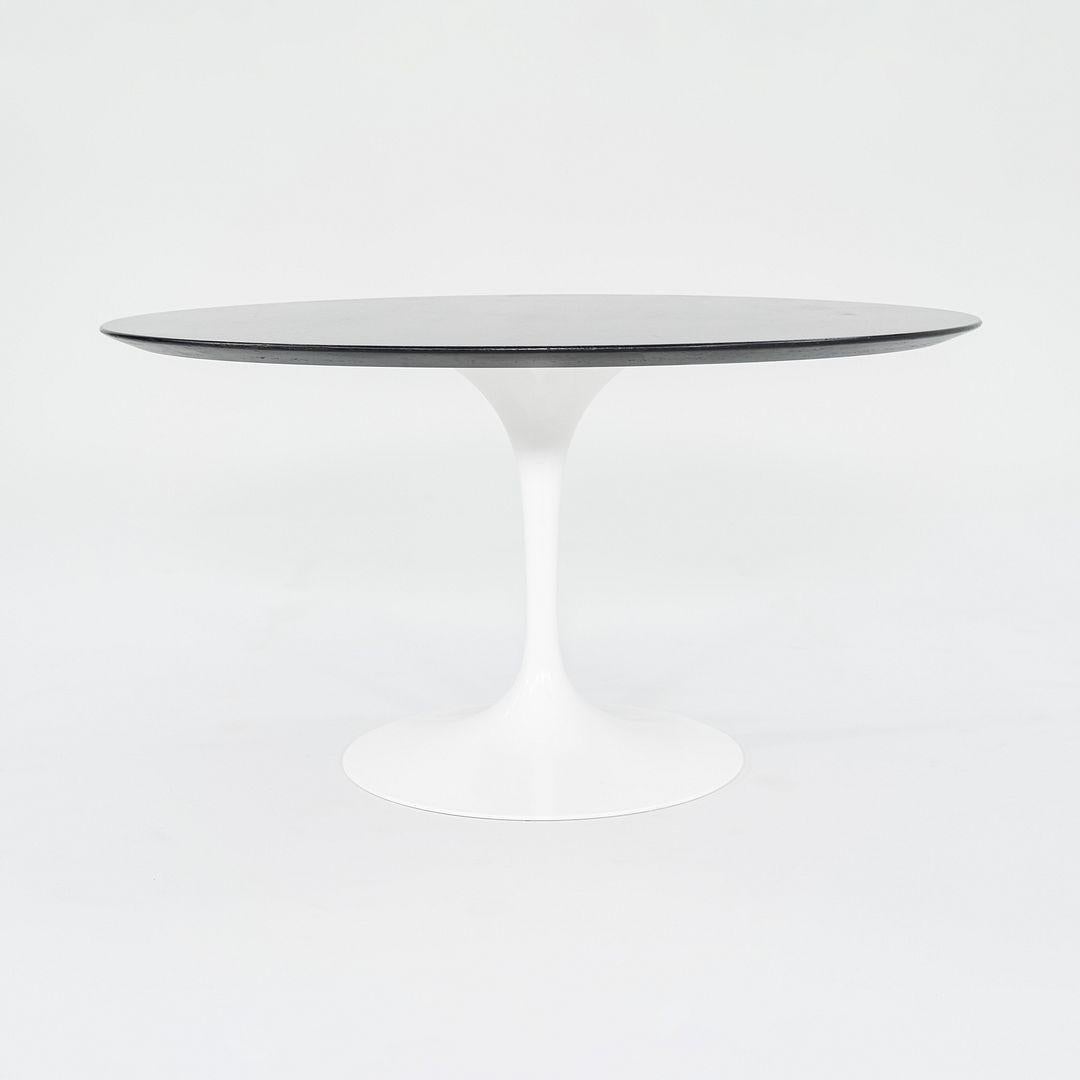 2010er Jahre Eero Saarinen für Knoll Tulpen-Sockel-Esstisch mit 54