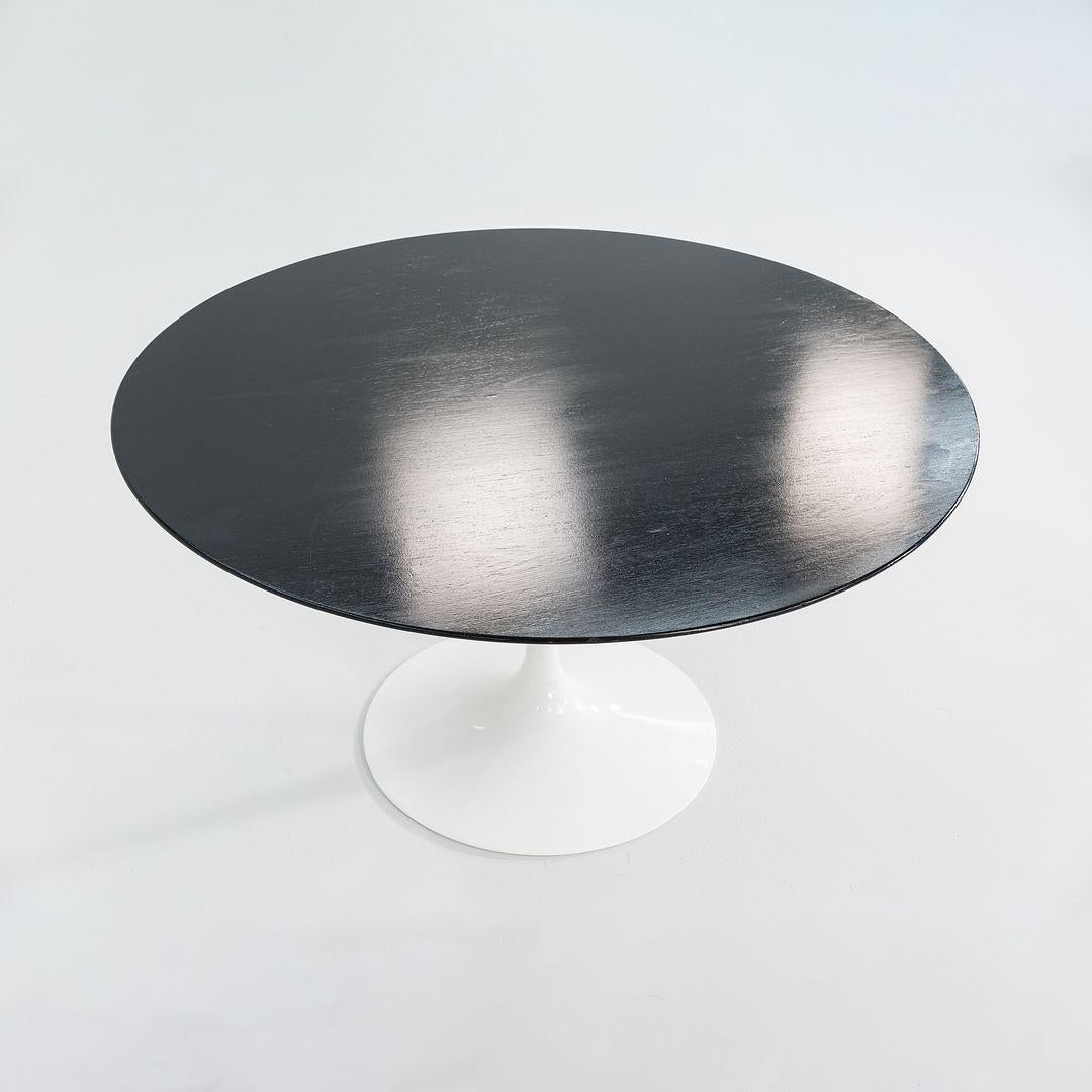 2010er Jahre Eero Saarinen für Knoll Tulpen-Sockel-Esstisch mit 54