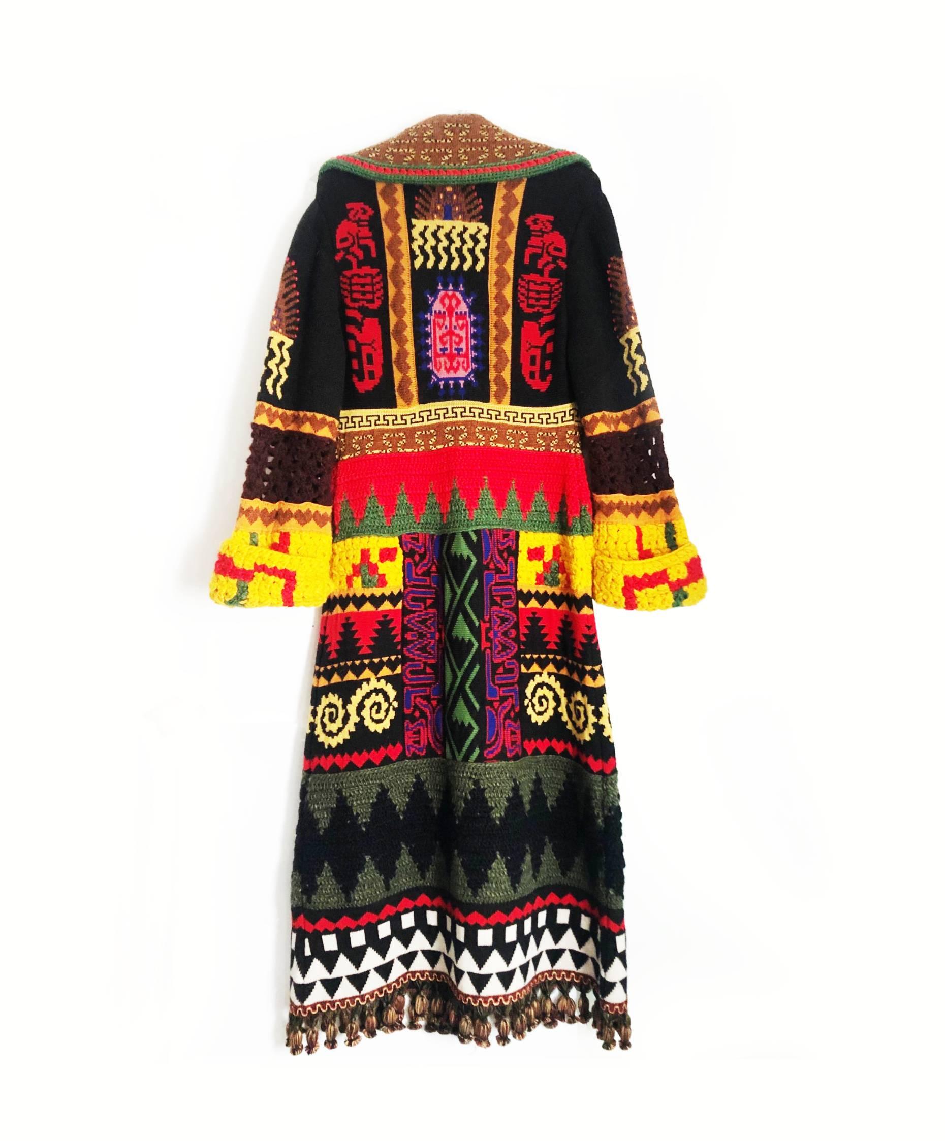 Seltener ETRO Strickmantel, mehrfarbiger Pasadena-Druck, 100% Wolle, Wärmegewicht: 1000, Nur chemische Reinigung, Made in Italy

Zustand: sehr gut, 2000er Jahre 

 Größe: 40 IT / 8 UK / 2-4 USA

Abmessungen: 
- schulter zu Schulter: 51 cm/ 20.07'
-
