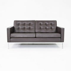 Divano a due posti/divano a due posti di Florence Knoll del 2010 in pelle marrone