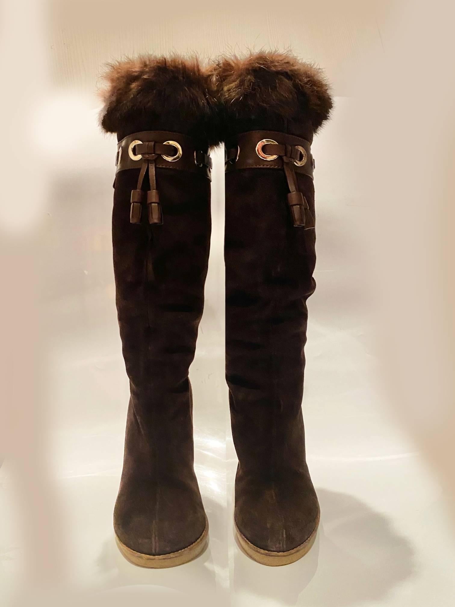 Women's 2000s Gucci Knee-Length Brown Suede Heeled Boots  For Sale