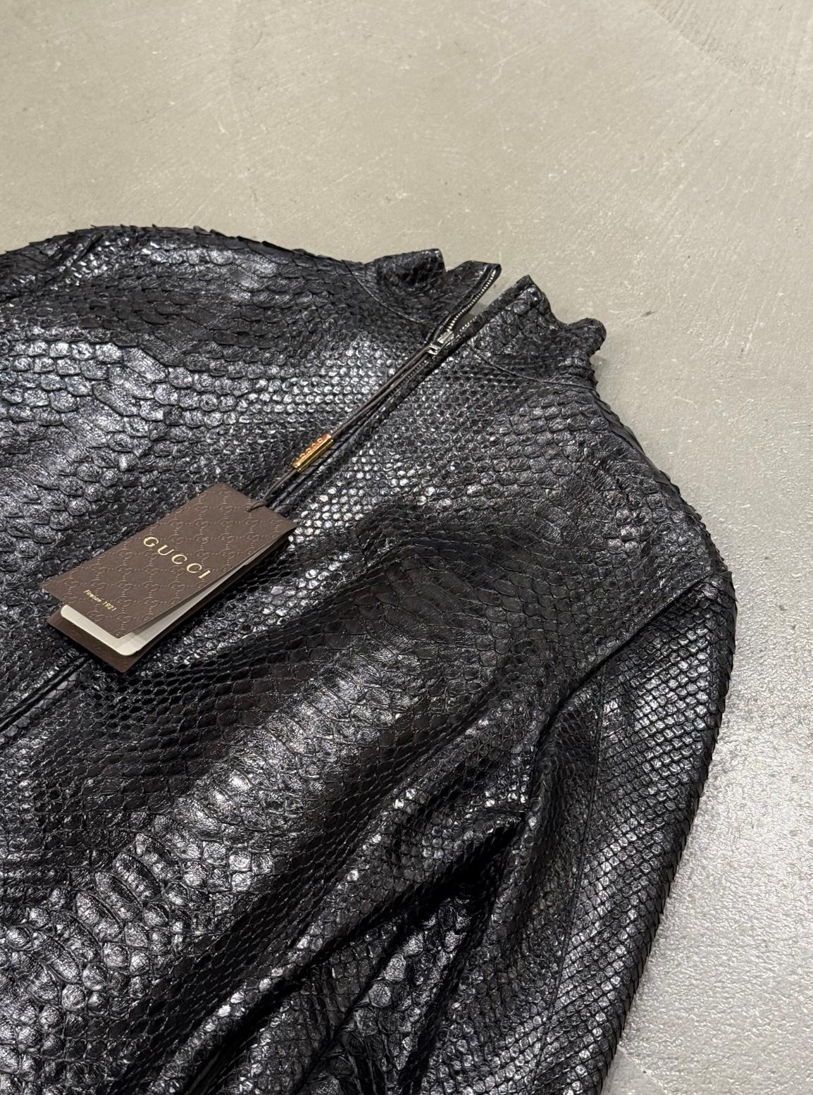 2010s Gucci veste en cuir python véritable backzip en vente 2