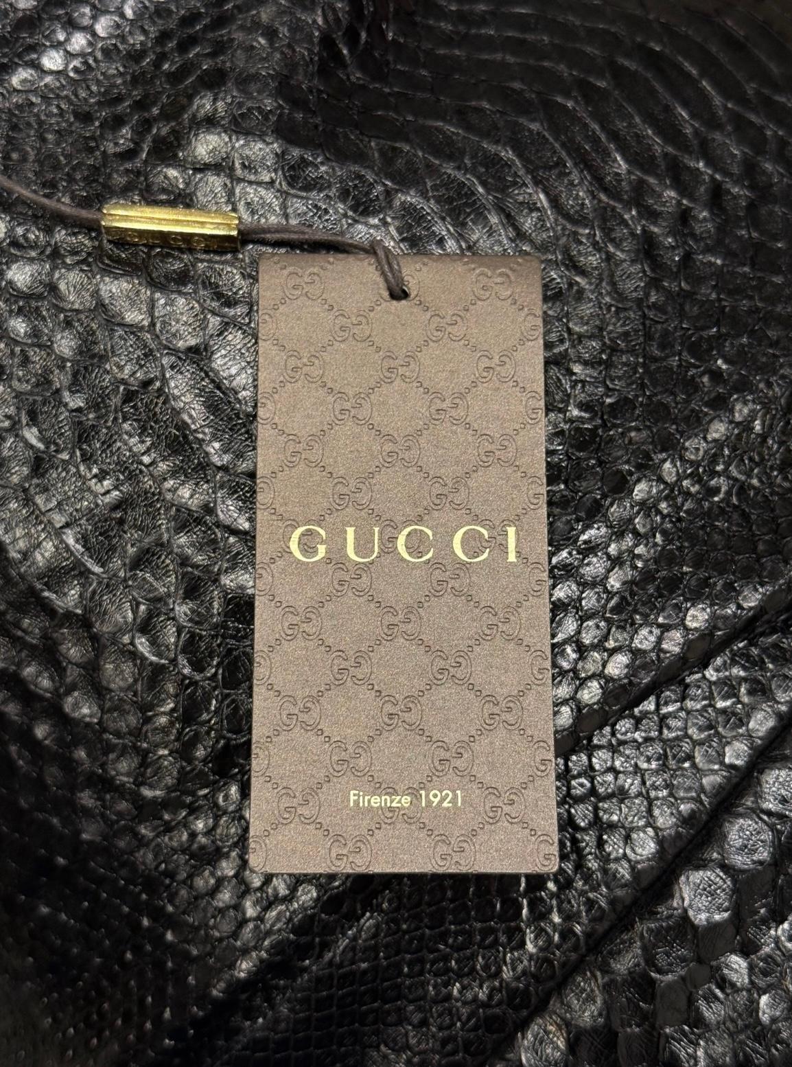 2010s Gucci veste en cuir python véritable backzip en vente 4