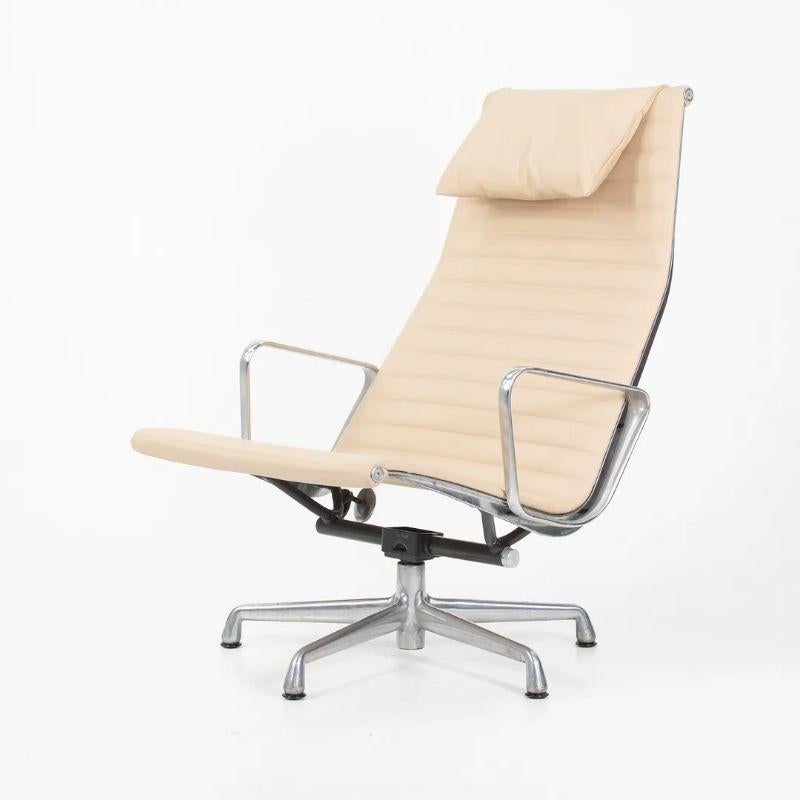 2010s Herman Miller Aluminum Group Lounge Chair and Ottoman Tan Leather (chaise longue et pouf en aluminium) en vente 1