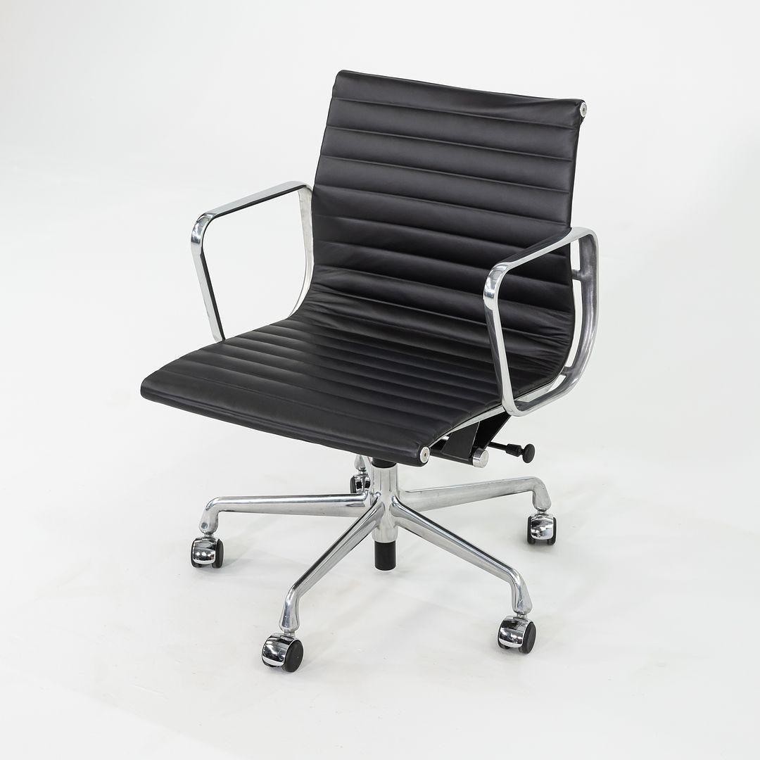 2010s Herman Miller Eames Aluminum Group Management Desk Chair in Black 3x Avail For Sale 3