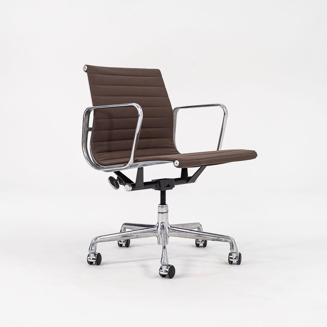 2010s Herman Miller Eames Aluminum Group Management Desk Chair in Brown Fabric For Sale 3