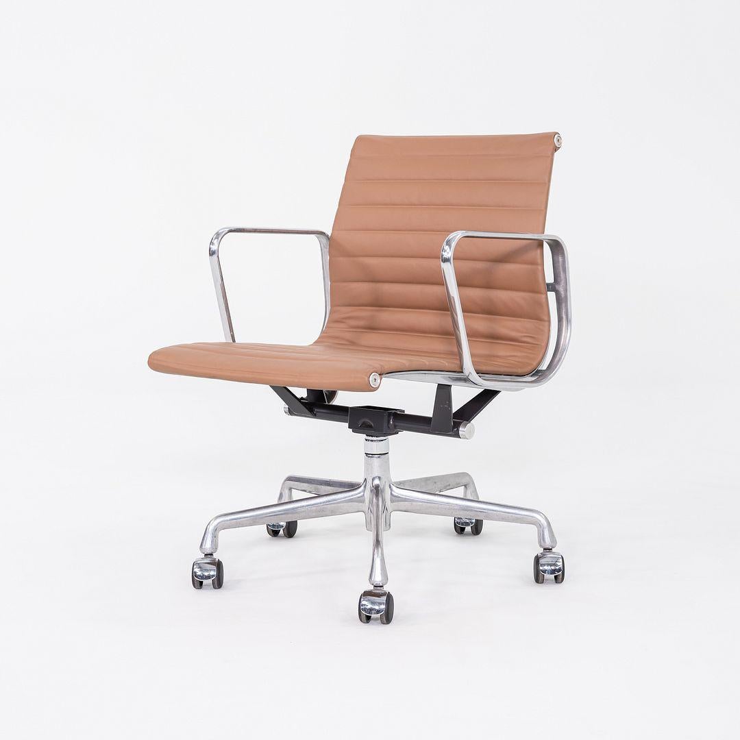 2010s Herman Miller Eames Aluminum Group Management Desk Chair in Brown Leather For Sale 5