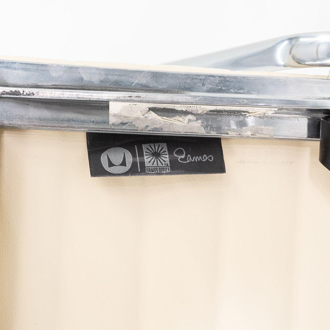 2010er Herman Miller Eames Aluminium Gruppe Management Schreibtischstuhl in Creme im Angebot 6