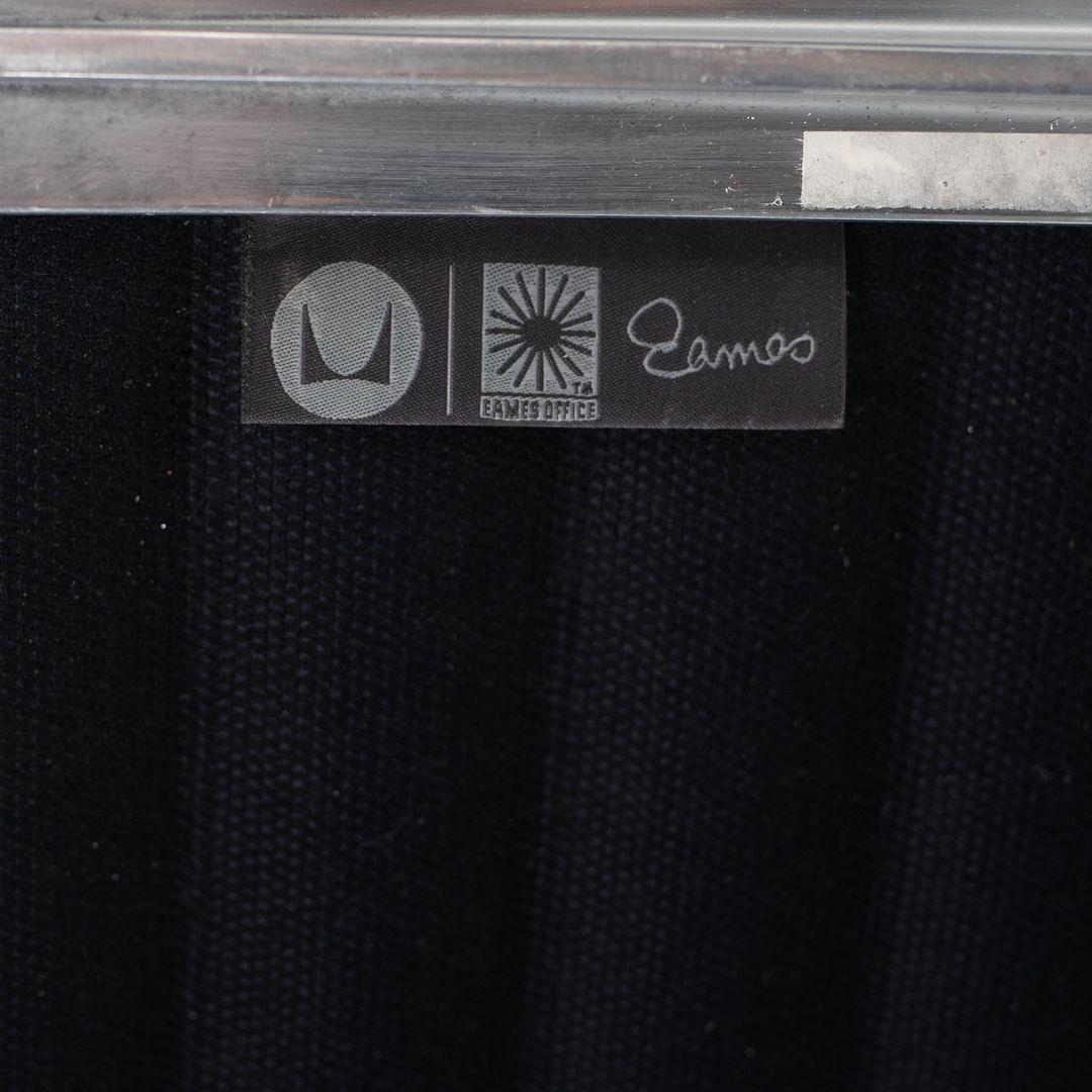 Silla de escritorio de la década de 2010 Herman Miller Eames Aluminum Group Management en tela en venta 2