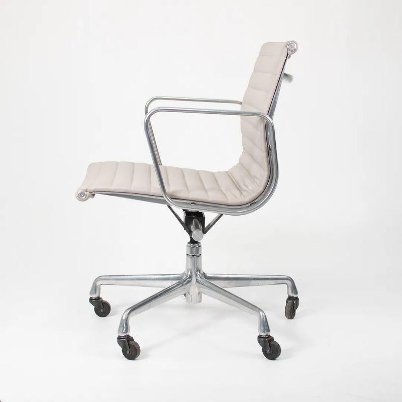 2010s Herman Miller Eames Aluminum Group Management Desk Chair in Gray Leather 2