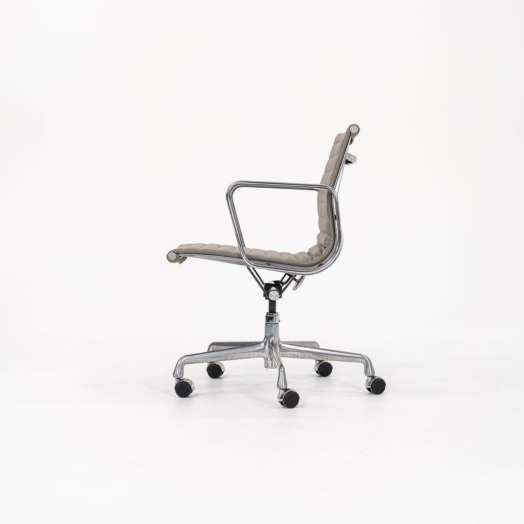 Modern 2010s Herman Miller Eames Aluminum Group Management Desk Chair in Greige leather