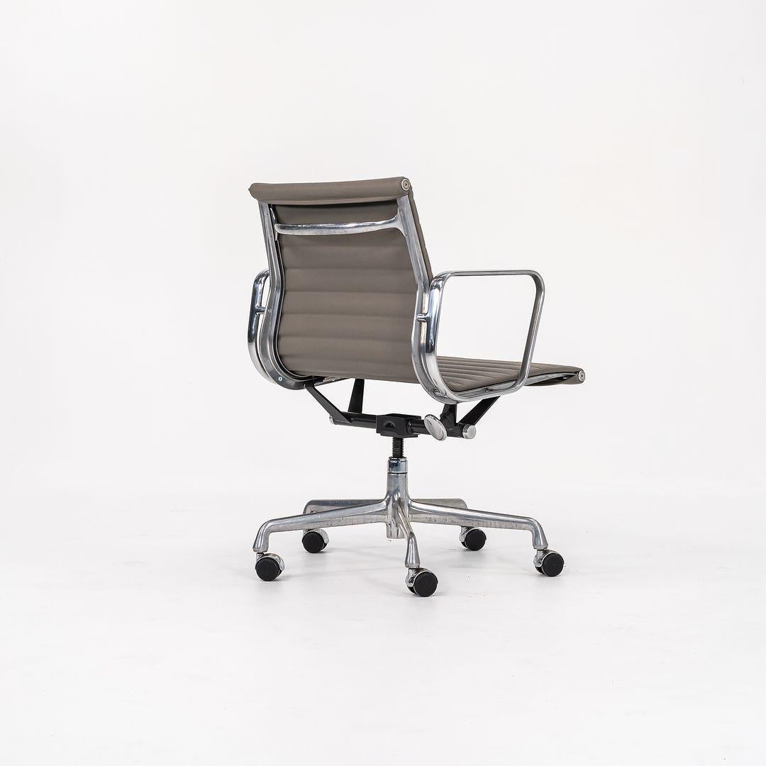 Contemporary 2010s Herman Miller Eames Aluminum Group Management Desk Chair in Greige leather
