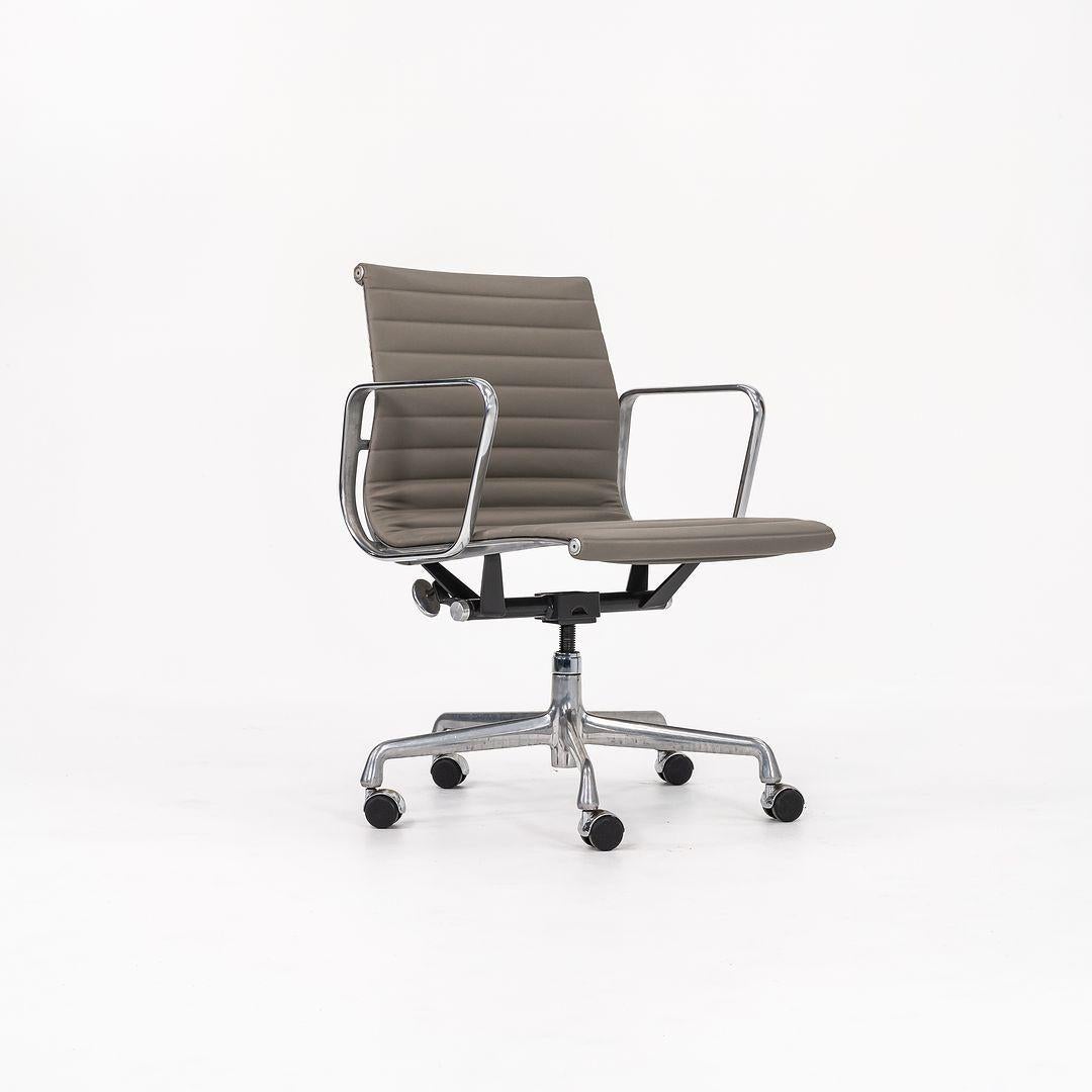 2010s Herman Miller Eames Aluminum Group Management Desk Chair in Greige leather 3